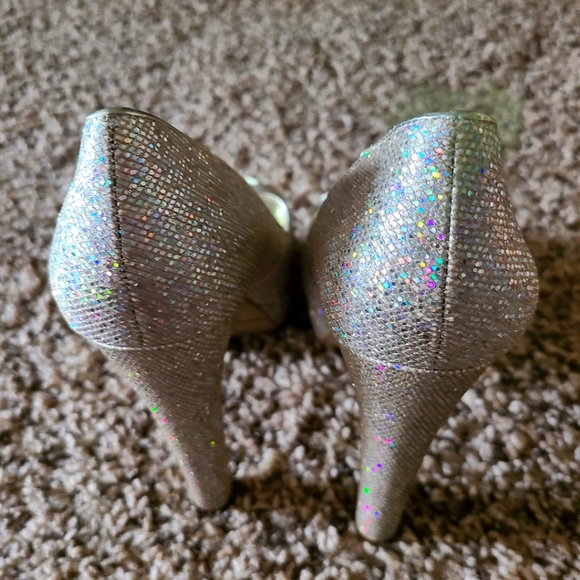 Glitter Heels - Picture 3 of 4